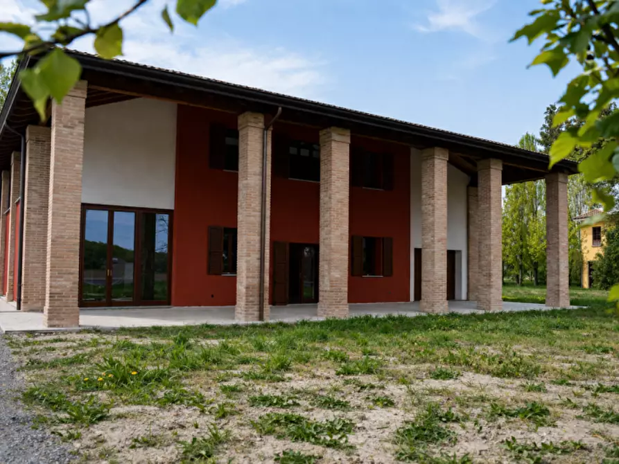 Immagine 5 di Casa bifamiliare in vendita  in Strada Chiesa di Castelnovo a Parma