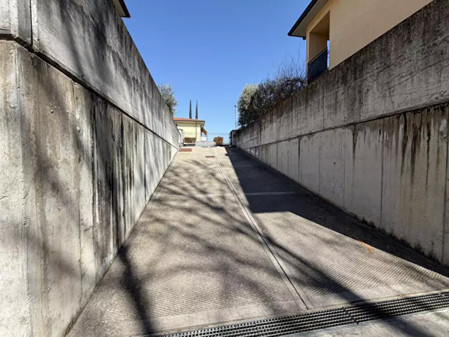 Immagine 13 di Appartamento in vendita  in Via Rissette 16 a Lazise