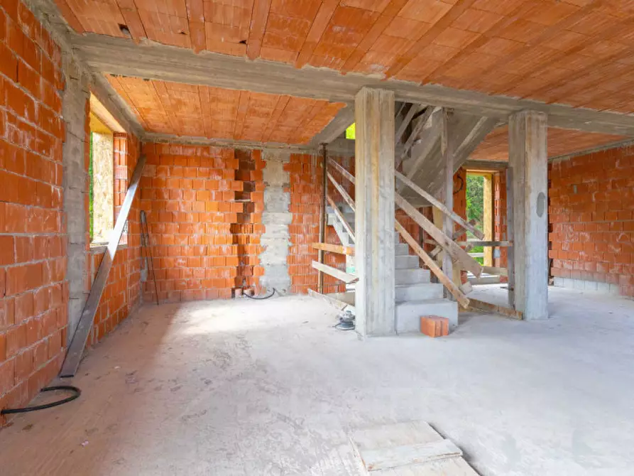Immagine 4 di Villa in vendita  in Via Masera a Oleggio Castello