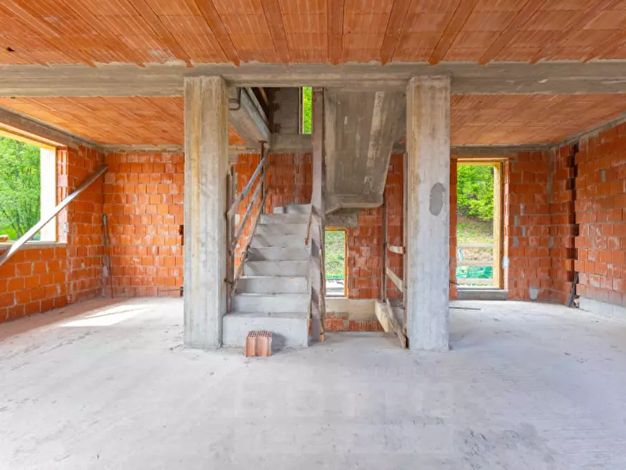 Immagine 6 di Villa in vendita  in Via Masera a Oleggio Castello