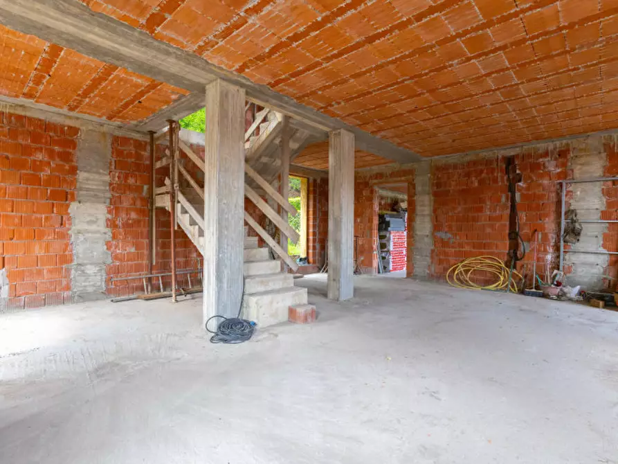 Immagine 9 di Villa in vendita  in Via Masera a Oleggio Castello