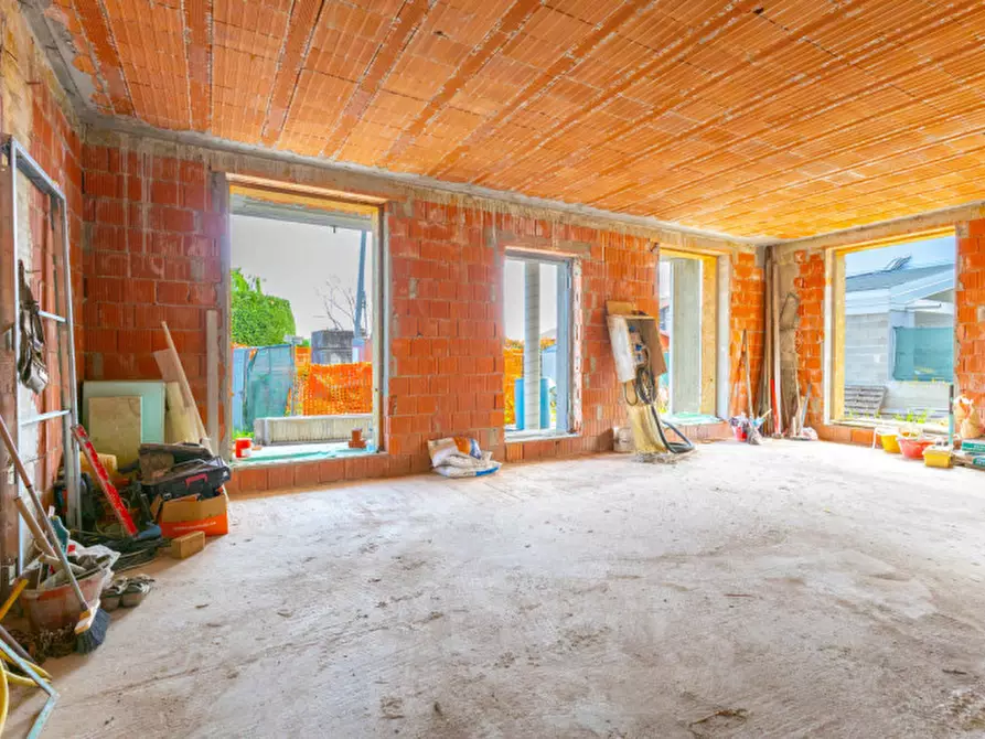 Immagine 13 di Villa in vendita  in Via Masera a Oleggio Castello