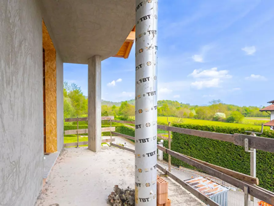 Immagine 15 di Villa in vendita  in Via Masera a Oleggio Castello