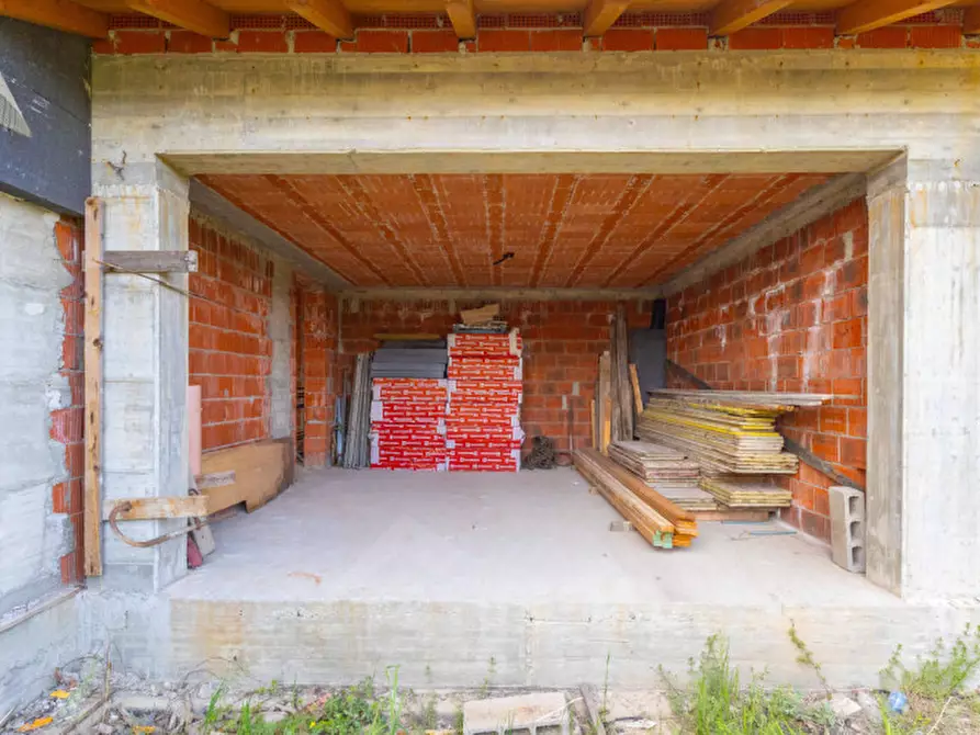 Immagine 19 di Villa in vendita  in Via Masera a Oleggio Castello