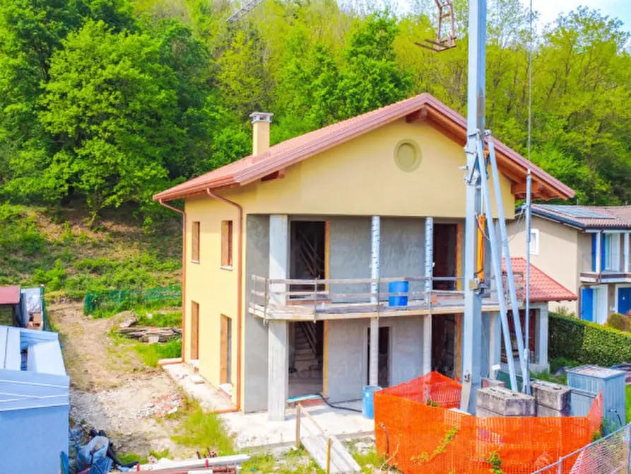 Immagine 21 di Villa in vendita  in Via Masera a Oleggio Castello
