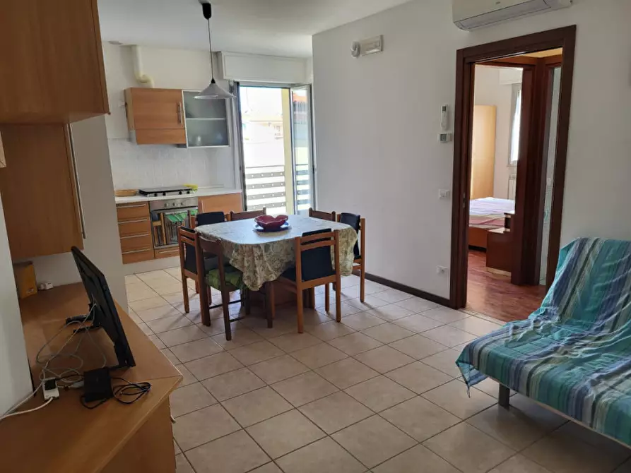 Immagine 1 di Appartamento in vendita  in Via Francesco Podesti a Senigallia