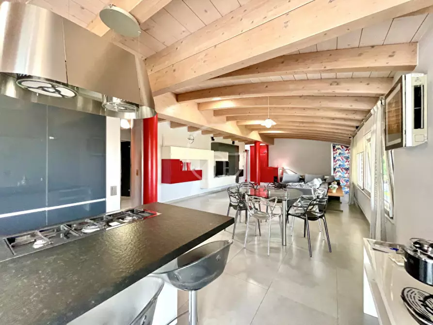 Immagine 2 di Attico in vendita  in via amatore sciesa a Desenzano Del Garda