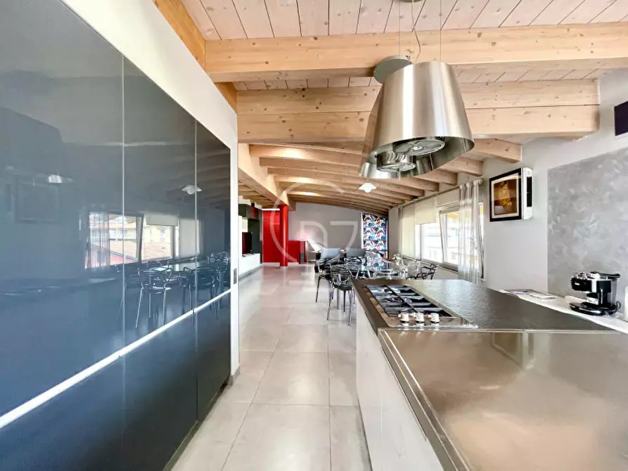 Immagine 8 di Attico in vendita  in via amatore sciesa a Desenzano Del Garda