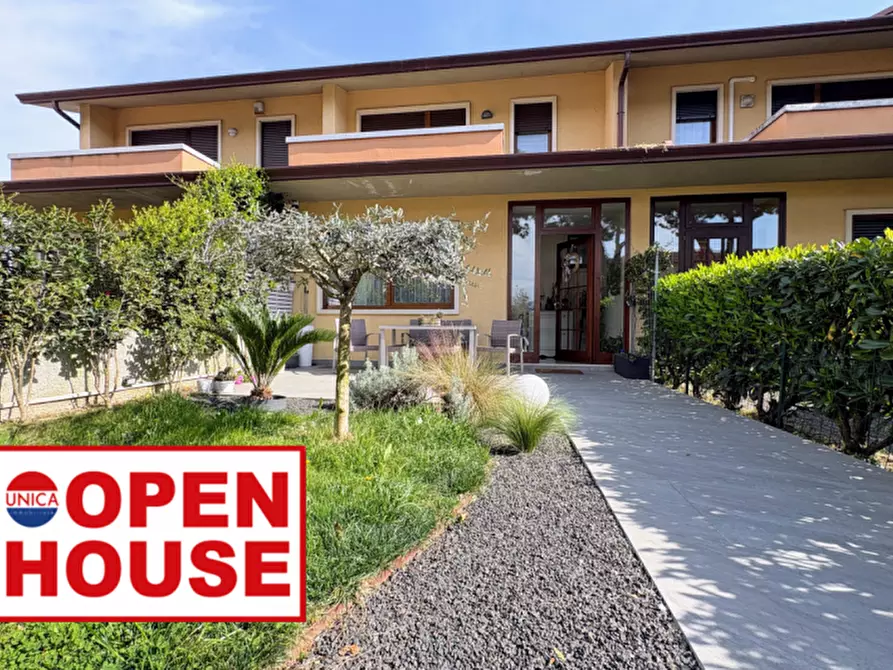 Immagine 1 di Villetta a schiera in vendita  in Via San Domenico Savio 72 a Thiene