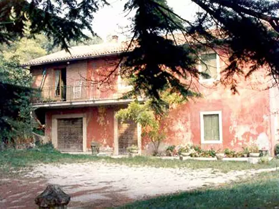 Immagine 1 di Villetta a schiera in vendita  in Via Vegri a Costermano sul Garda