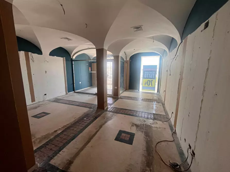 Immagine 4 di Negozio in vendita  in VIA PORTO INNOCENZIANO 6 a Anzio