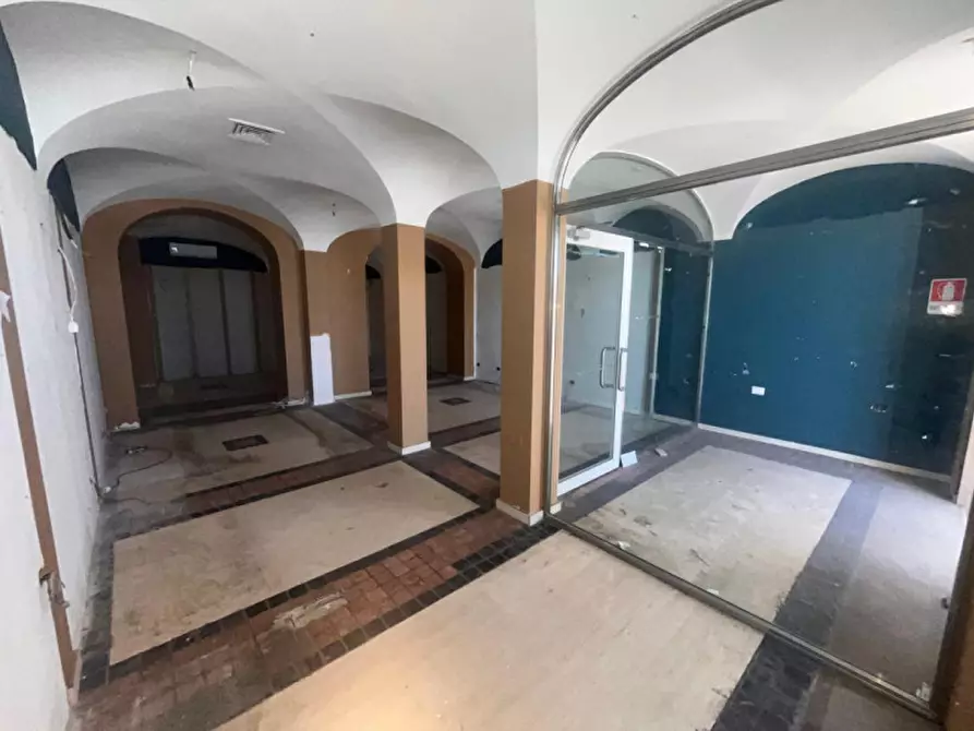 Immagine 5 di Negozio in vendita  in VIA PORTO INNOCENZIANO 6 a Anzio