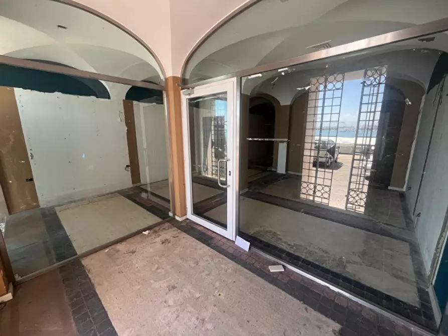 Immagine 6 di Negozio in vendita  in VIA PORTO INNOCENZIANO 6 a Anzio