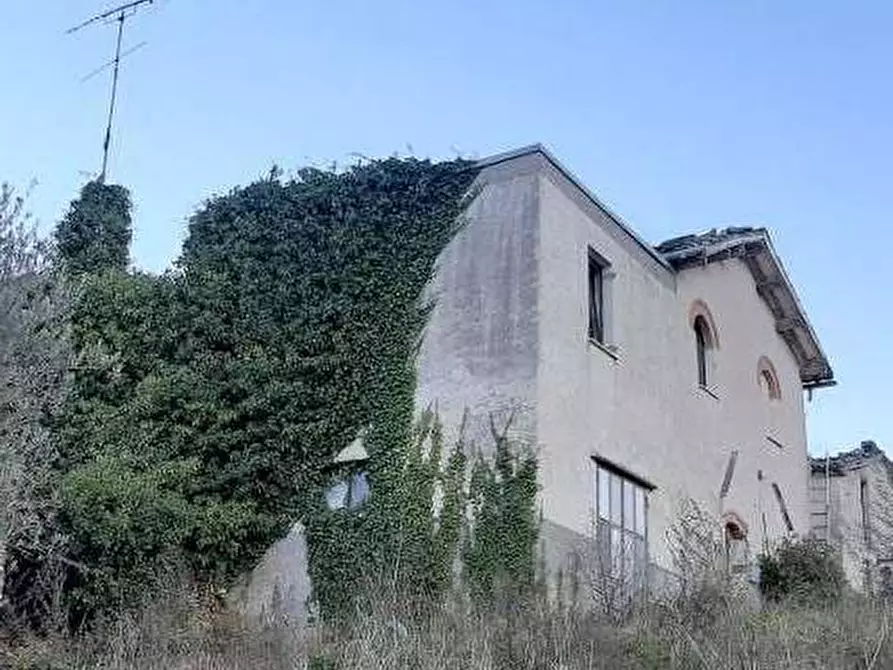 Immagine 8 di Villa in vendita  in CONTRADA PINTURA DEL GRILLO SNC - 62010 Cessapalombo (MC) a Cessapalombo