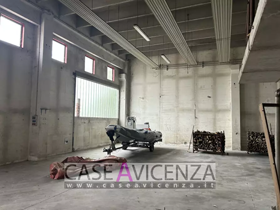 Immagine 2 di Capannone industriale in affitto  in Via dal Ponte a Torri Di Quartesolo