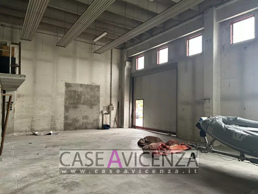 Immagine 8 di Capannone industriale in affitto  in Via dal Ponte a Torri Di Quartesolo