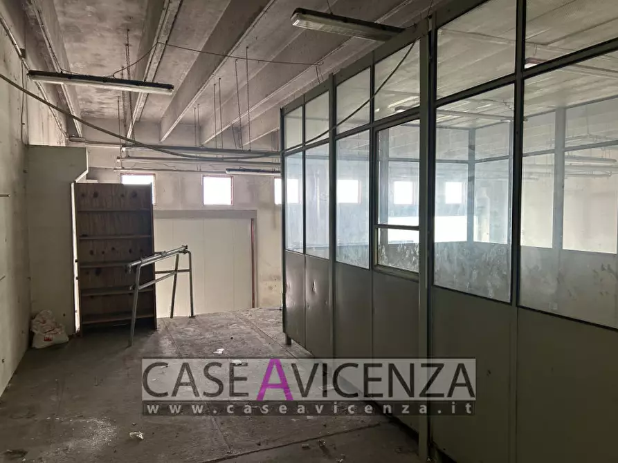 Immagine 10 di Capannone industriale in affitto  in Via dal Ponte a Torri Di Quartesolo