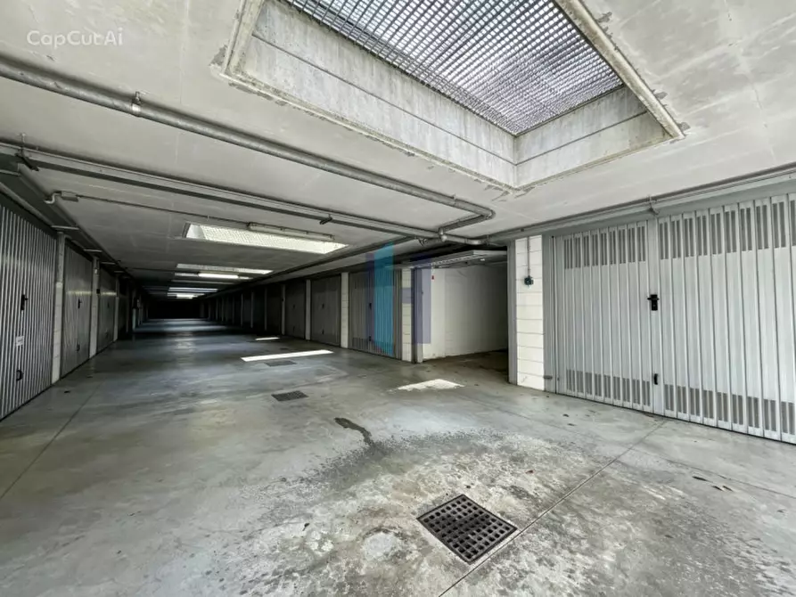 Immagine 6 di Garage in vendita  in Via Giosuè Carducci a Brescia