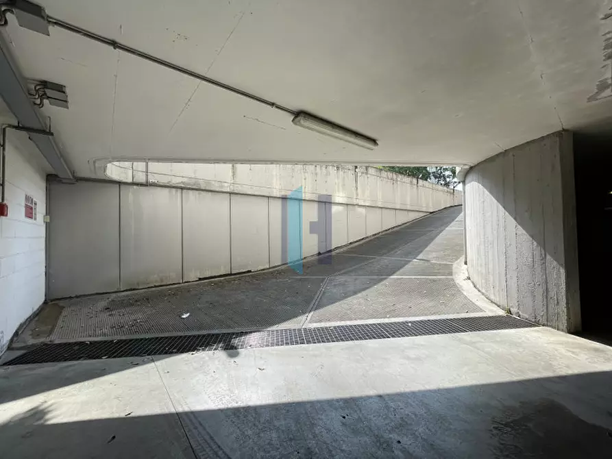 Immagine 8 di Garage in vendita  in Via Giosuè Carducci a Brescia
