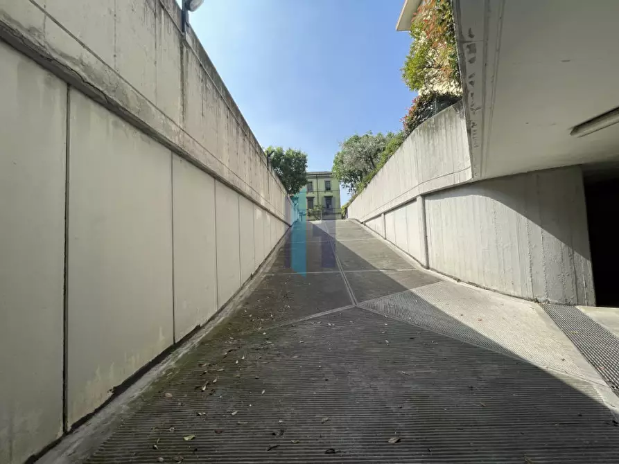 Immagine 9 di Garage in vendita  in Via Giosuè Carducci a Brescia