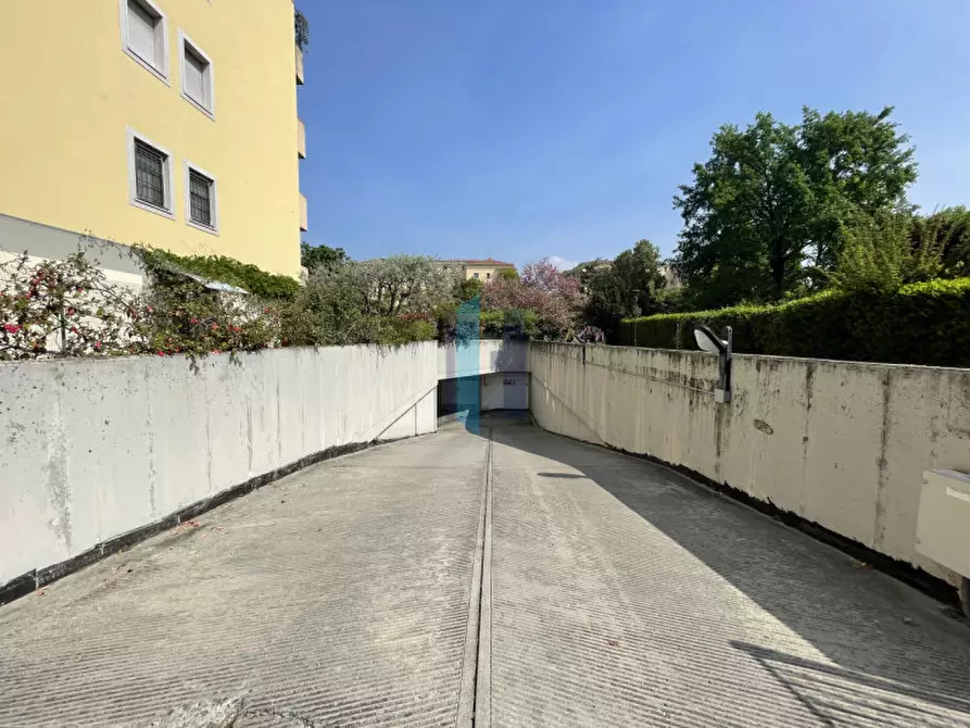 Immagine 10 di Garage in vendita  in Via Giosuè Carducci a Brescia