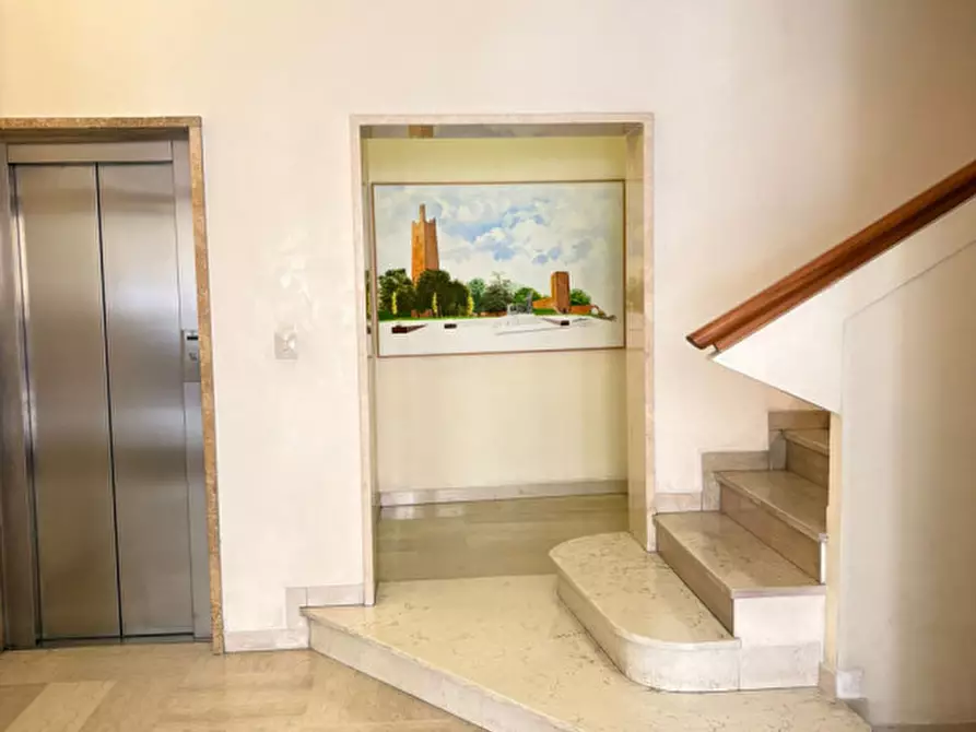 Immagine 9 di Ufficio in vendita  in Corso del Popolo 116 a Rovigo