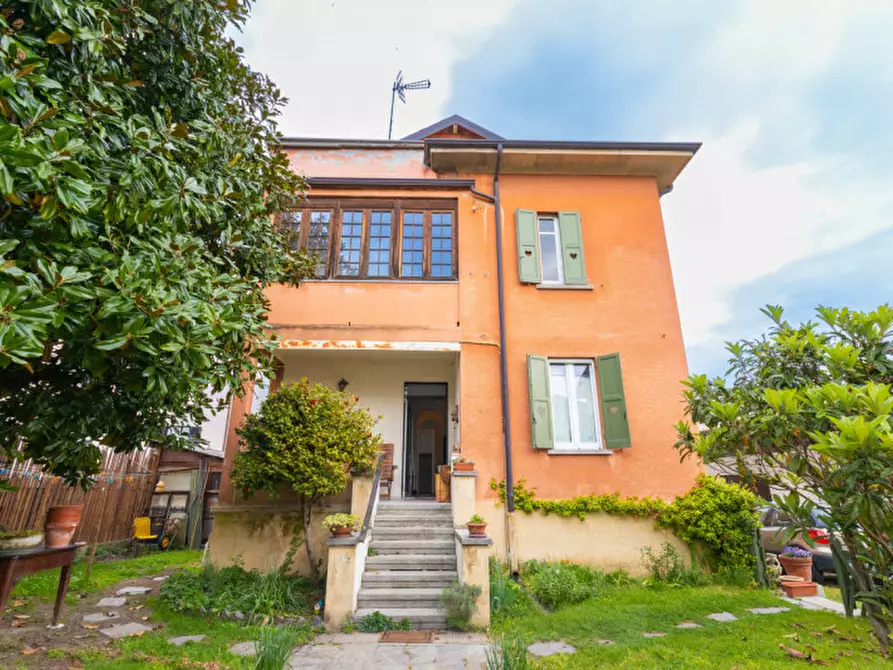 Immagine 1 di Appartamento in vendita  in via Primo Maggio 4 a Arona