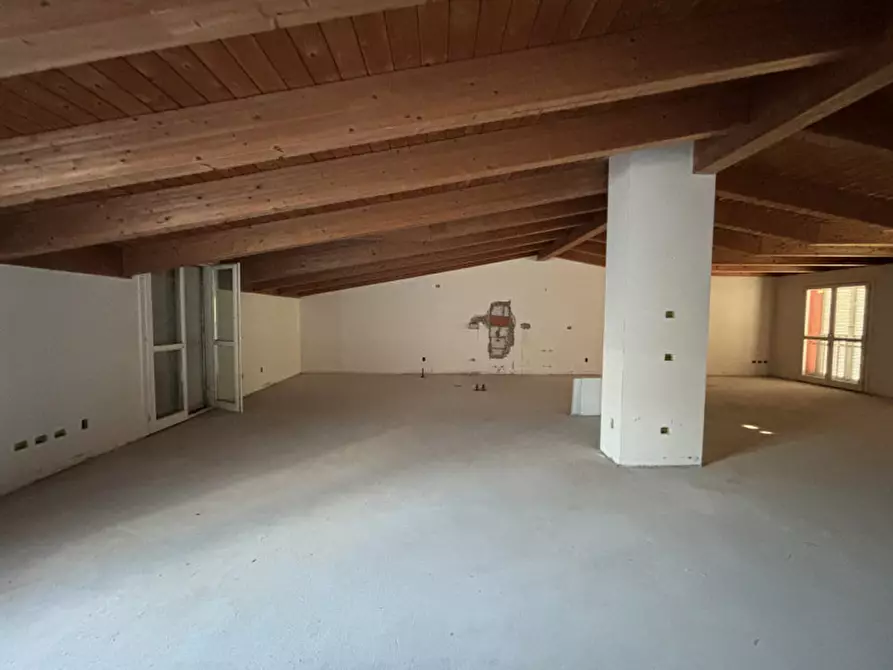 Immagine 6 di Appartamento in vendita  in Via Beato Angelico 3 a Besana In Brianza