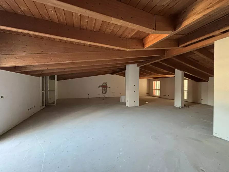 Immagine 8 di Appartamento in vendita  in Via Beato Angelico 3 a Besana In Brianza