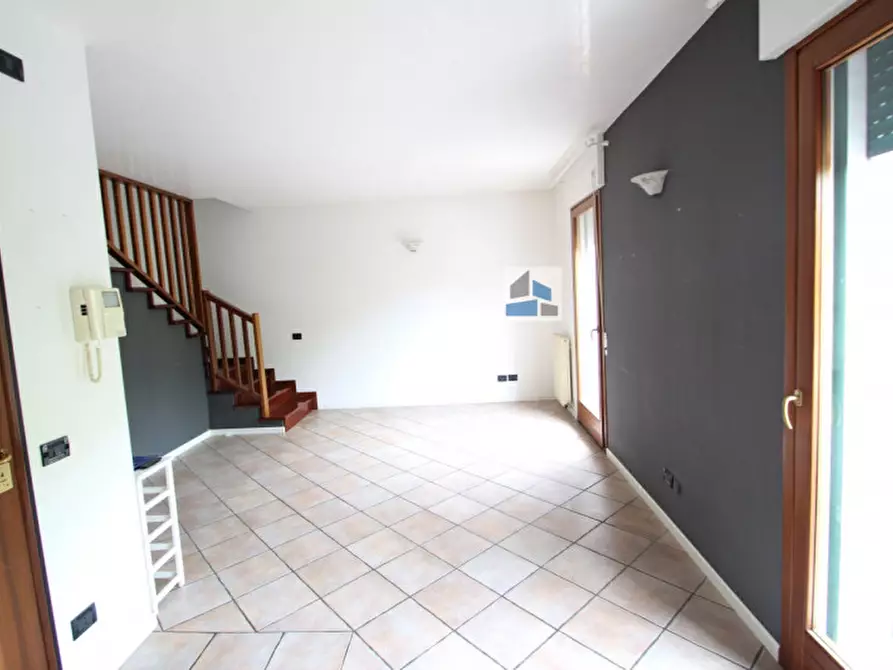 Immagine 3 di Appartamento in vendita  in Via Giosuè Carducci a Santa Maria Di Sala