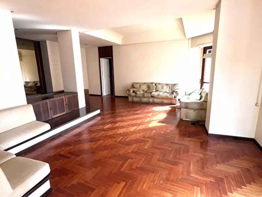 Immagine 2 di Appartamento in vendita  in Via Flaminia a Roma