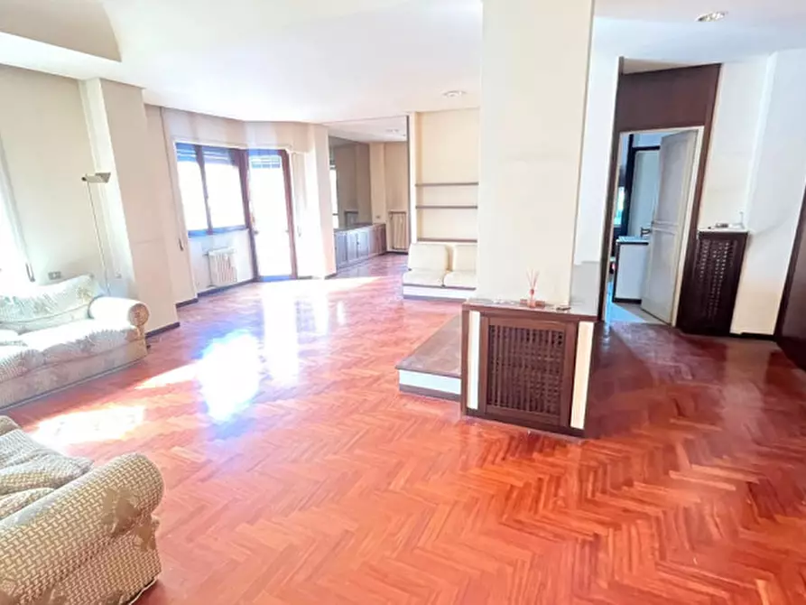 Immagine 3 di Appartamento in vendita  in Via Flaminia a Roma
