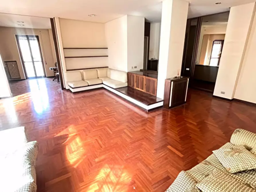 Immagine 4 di Appartamento in vendita  in Via Flaminia a Roma