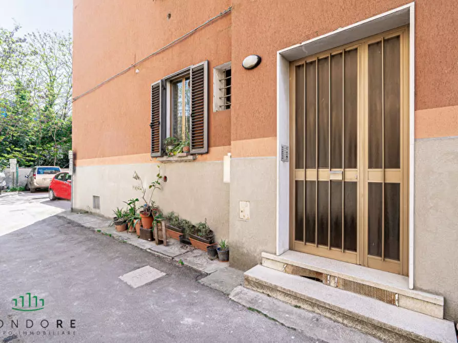 Immagine 3 di Appartamento in vendita  in VIA DELL'ARGINE 31 a Bologna