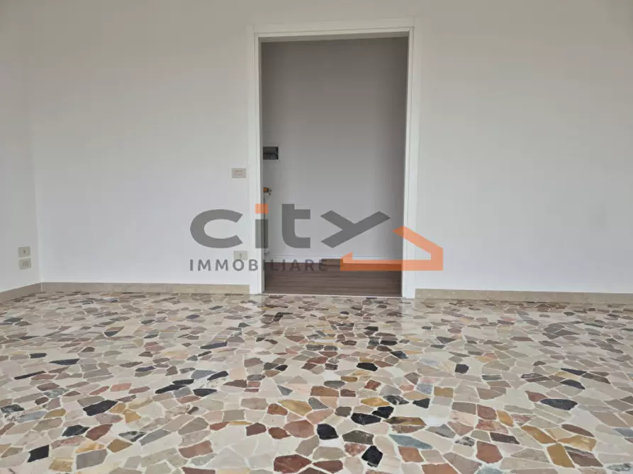 Immagine 5 di Appartamento in affitto  a Bassano Del Grappa