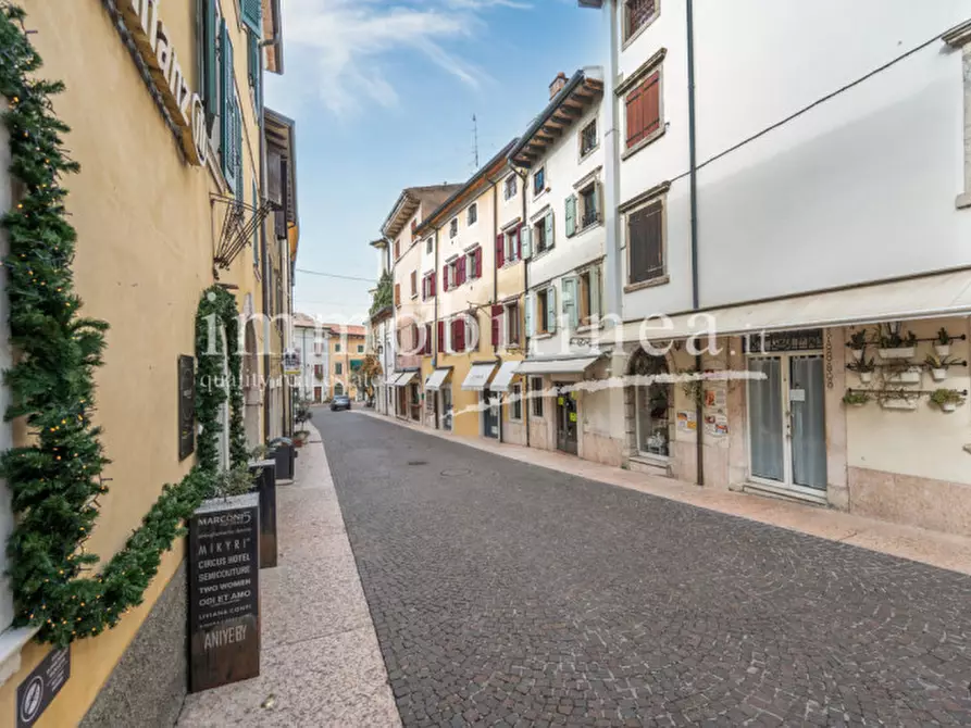 Immagine 6 di Negozio in vendita  in Via Porta S. Zeno n. 8 a Lazise