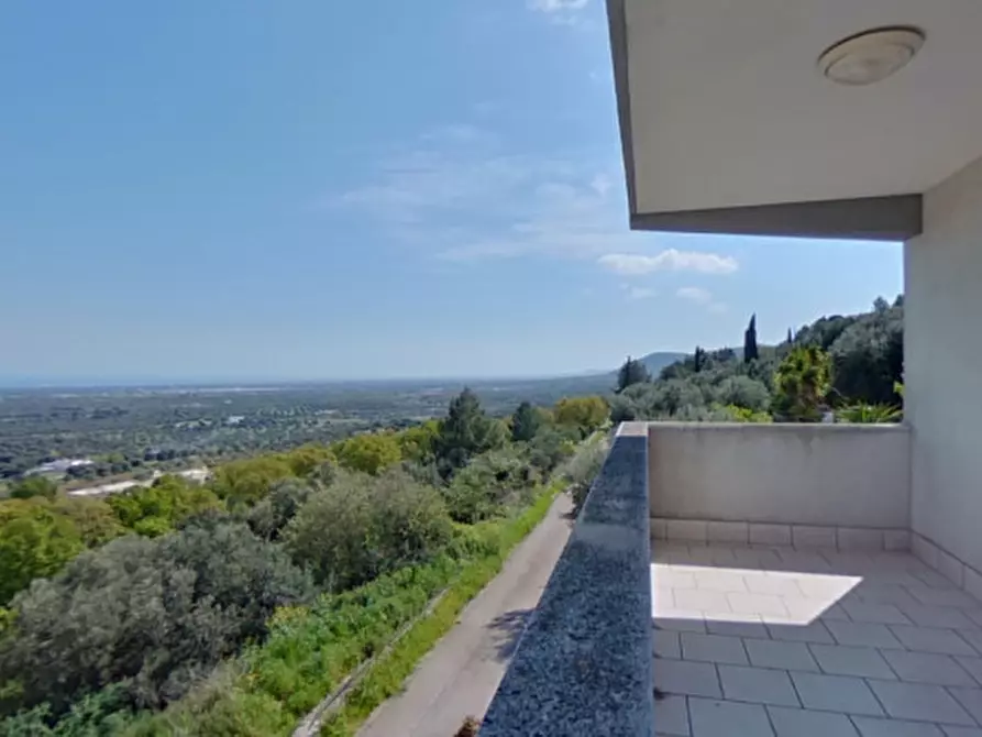Immagine 35 di Villa in vendita  in Via Vecchia di Laureto a Fasano