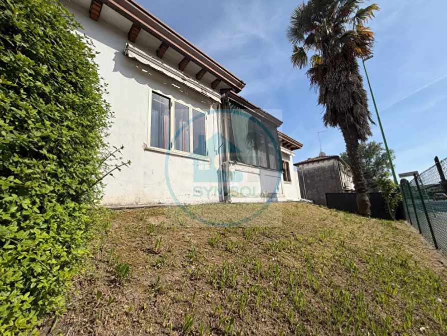 Immagine 1 di Casa indipendente in vendita  in Via Alcide De Gasperi a Salzano