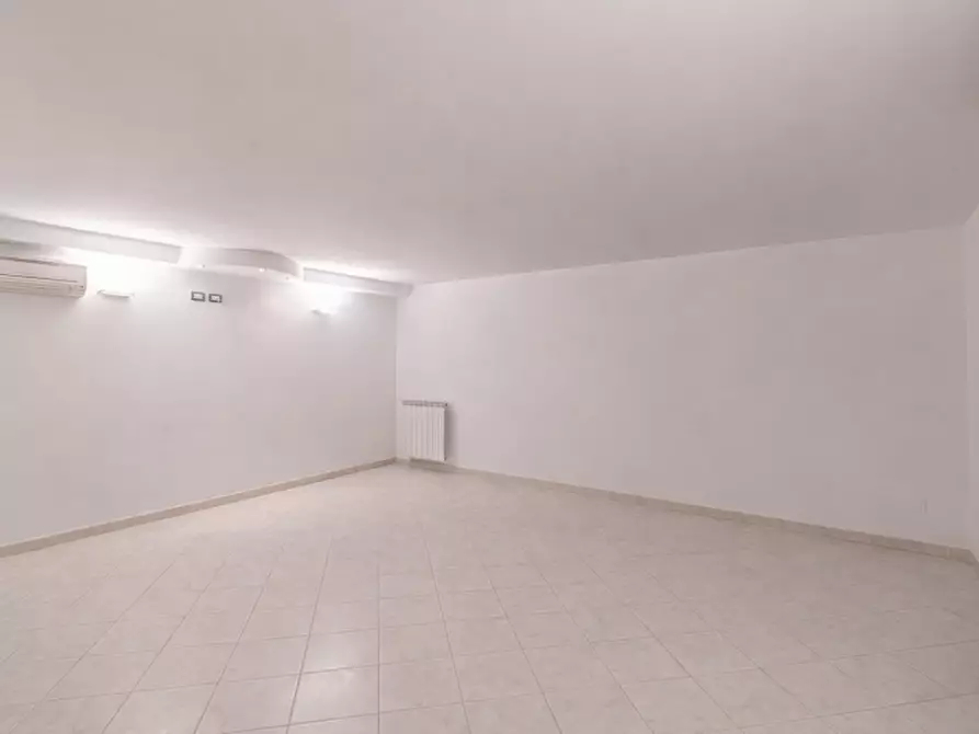 Immagine 17 di Appartamento in vendita  in Via Guelfa a Bologna
