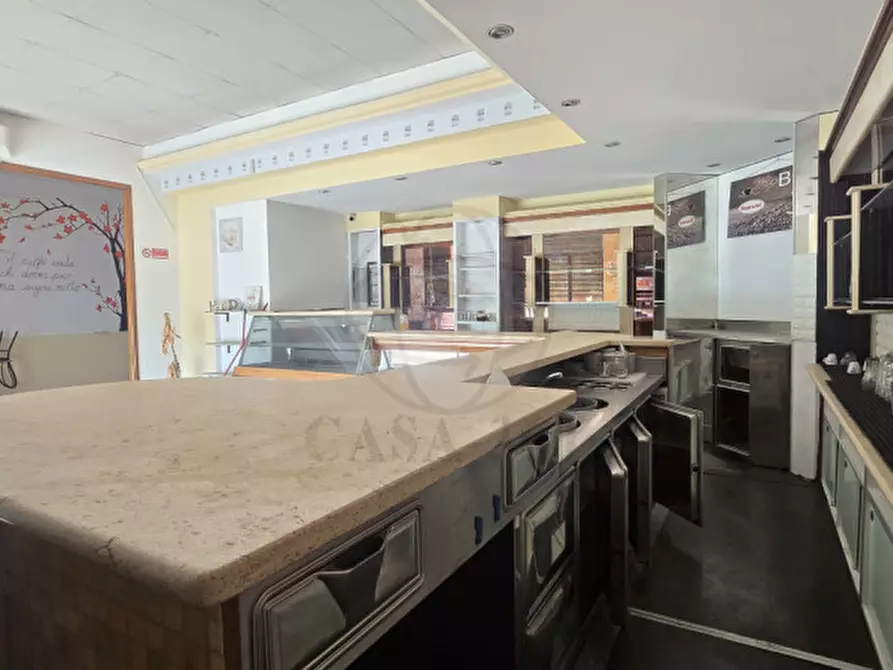 Immagine 9 di Negozio in vendita  in via lungonera cimarelli, 3 a Terni