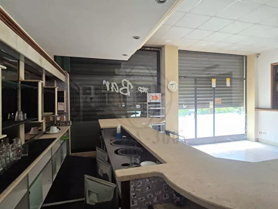 Immagine 11 di Negozio in vendita  in via lungonera cimarelli, 3 a Terni