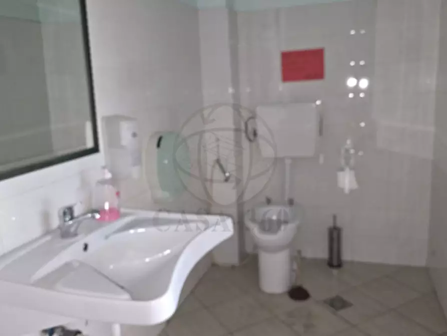 Immagine 17 di Negozio in vendita  in via lungonera cimarelli, 3 a Terni