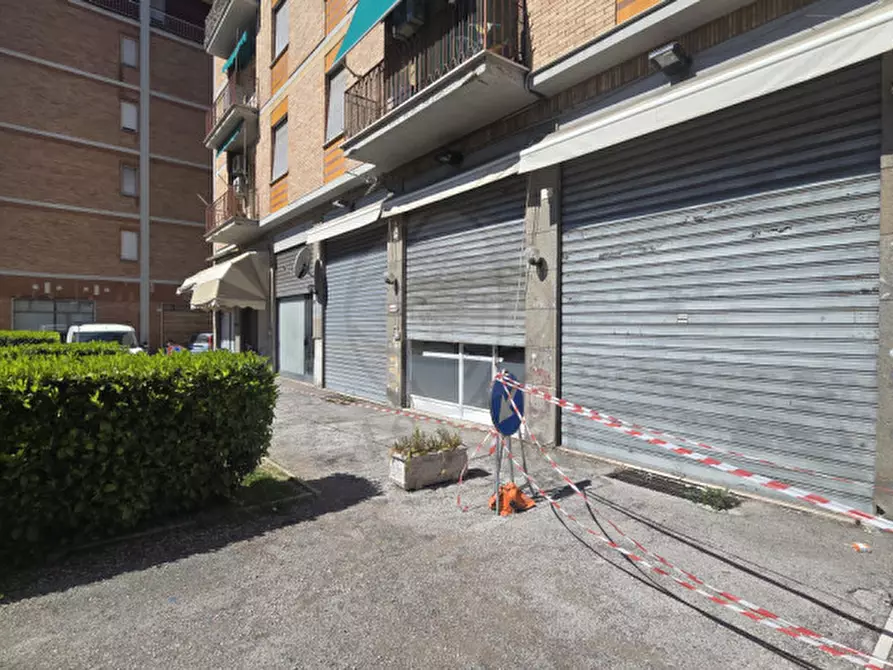 Immagine 18 di Negozio in vendita  in via lungonera cimarelli, 3 a Terni