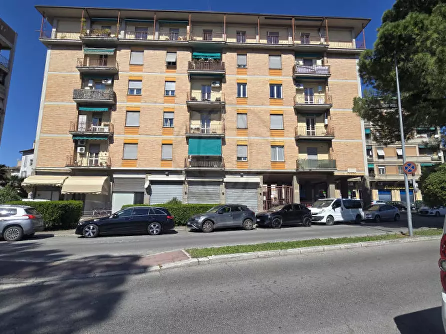 Immagine 20 di Negozio in vendita  in via lungonera cimarelli, 3 a Terni