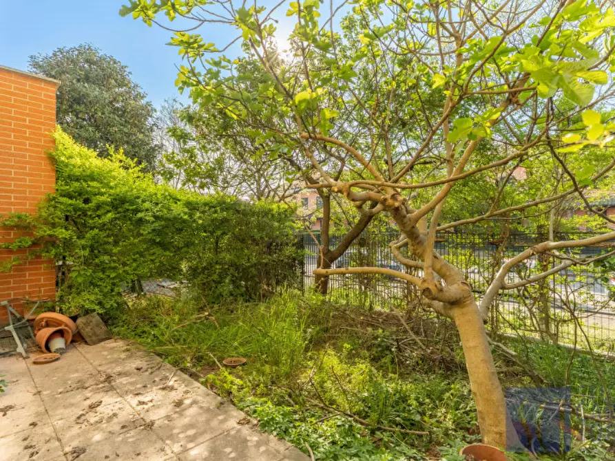 Immagine 12 di Villa in vendita  in via manduria, 108 a Milano