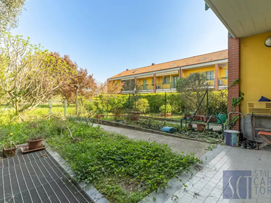 Immagine 34 di Villa in vendita  in via manduria, 108 a Milano