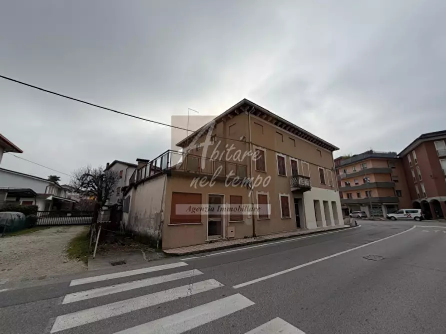 Immagine 6 di Palazzo in vendita  in via Roma 3 a Carmignano Di Brenta