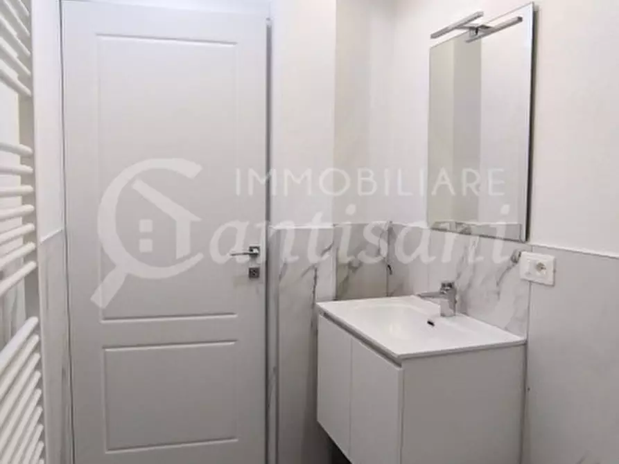 Immagine 21 di Appartamento in vendita  in Via Giosuè Carducci a Signa