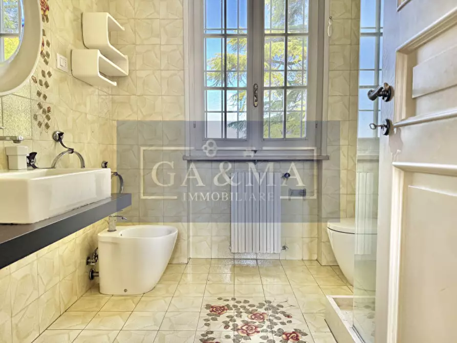 Immagine 30 di Villa in vendita  in strada bassa nuova 190 a Parma