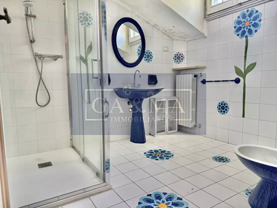 Immagine 45 di Villa in vendita  in strada bassa nuova 190 a Parma